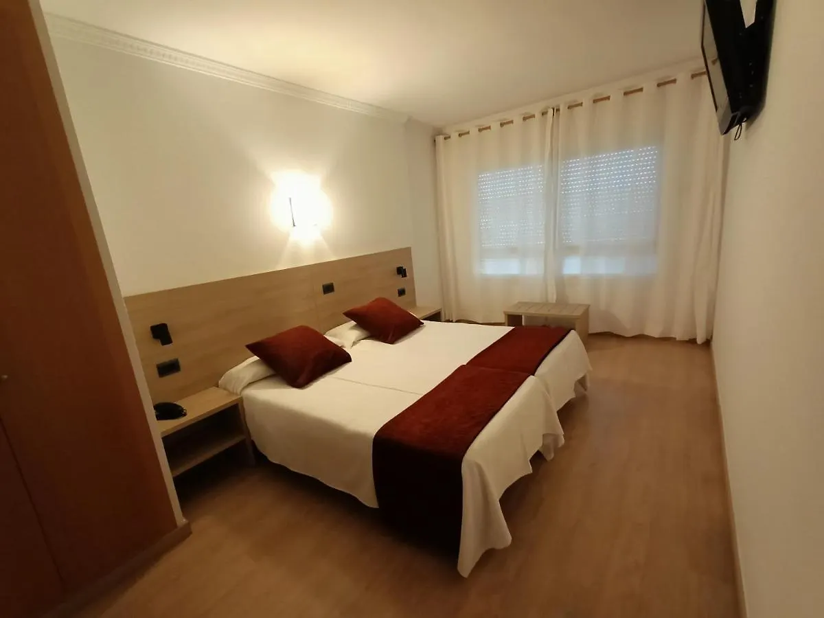 Hotel Vilobi Viloví de Oñar 3*,  Espanha